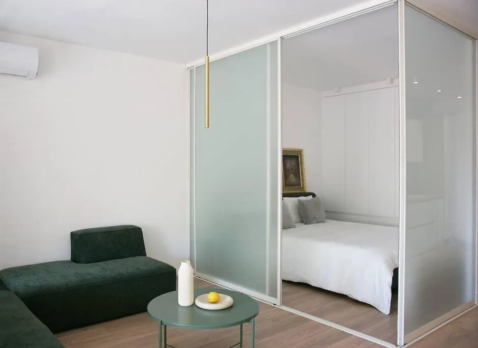 Elegant Living In The Heart Of Tirana Apartment 0*,